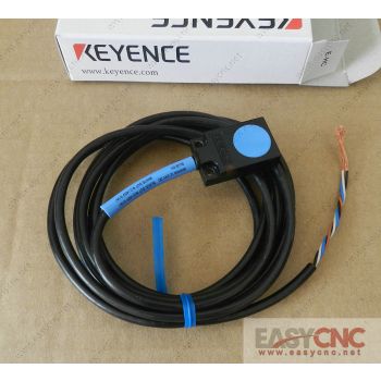 EZ-18T KEYENCE Proximity Sensor new
