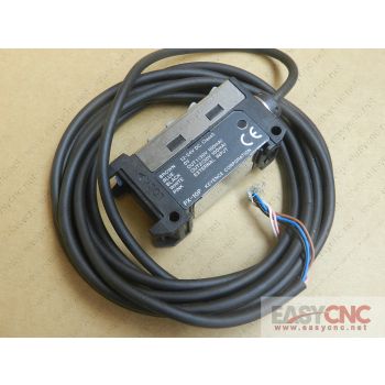 PX-10P Keyence photoelectric sensor new